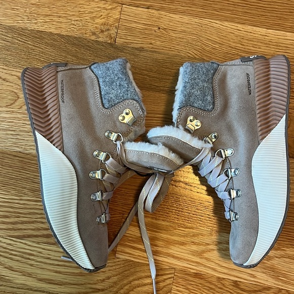 Sorel Out N’ About lll Conquest Boot Size 7 NWT - Picture 8 of 15